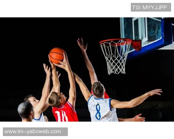 阿德尔曼强调球队中锋短缺需全力以赴不抱怨的决心与态度 阿德尔曼强调球队中锋短缺需全力以赴不抱怨的决心与态度